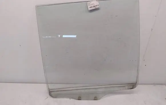 Mitsubishi Pajero Rear door window glass