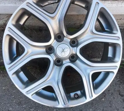 Mitsubishi Outlander R18 alloy rim 