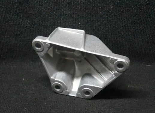 BMW 6 F12 F13 Engine mounting bracket 6775904
