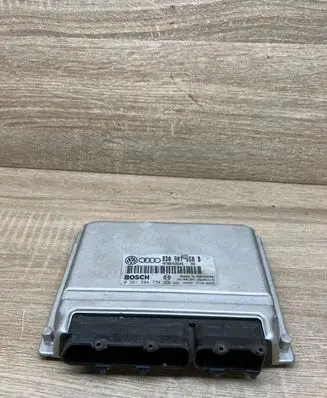 Volkswagen PASSAT B5 Engine control unit/module 8D0907558B 0261204774