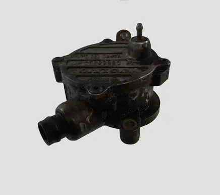 Volvo V70 Vacuum pump 08658230