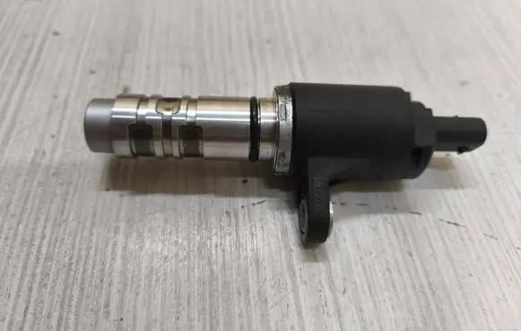 Audi Q2 - Camshaft vanos timing valve 04E906455AC
