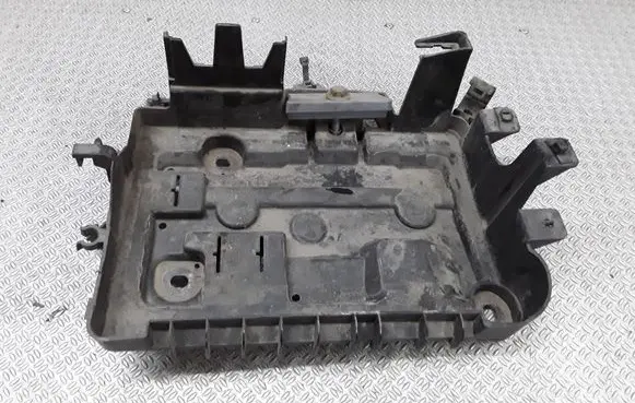 Opel Corsa D Battery tray 13235642