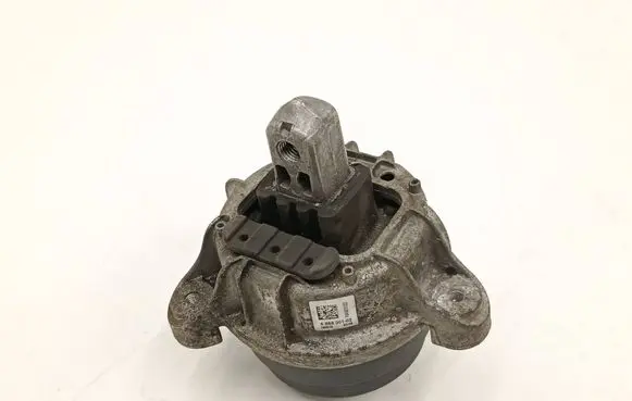 BMW 5 F10 F11 Engine mount bracket 6868301