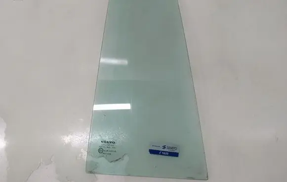 Volvo 940 Rear vent window glass 43R00048