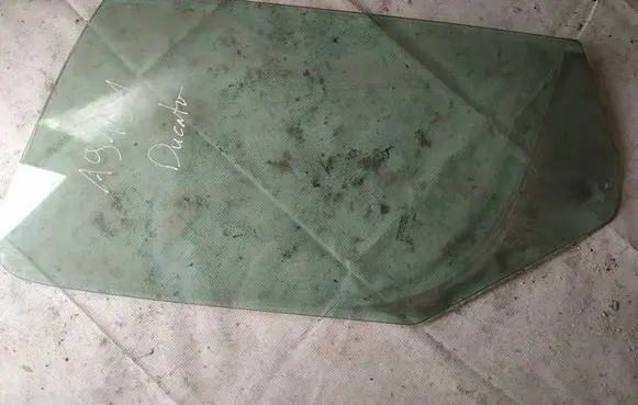 Fiat Ducato Front door window glass four-door as2