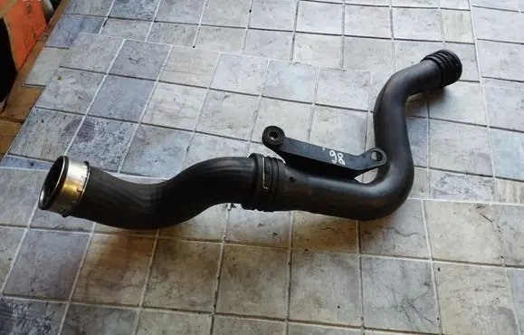 Volkswagen Golf Plus Intercooler hose/pipe