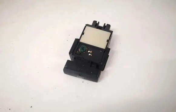 Toyota Corolla Verso AR10 Windscreen/window heater switch 15a410