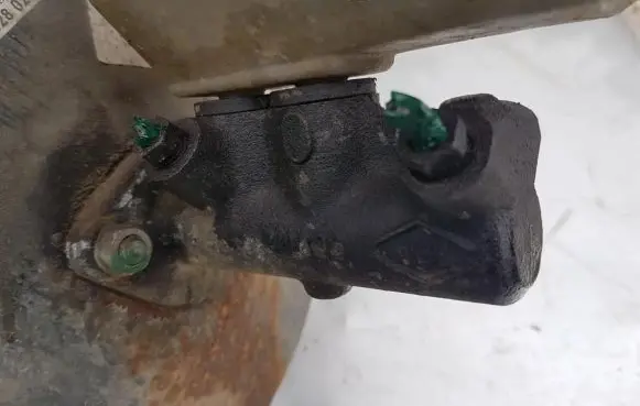 Renault Megane I Master brake cylinder 7700828034