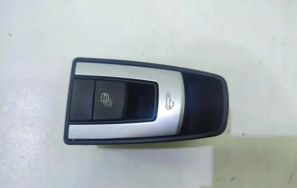Mercedes-Benz E C207 W207 Folding roof switch A2078207510