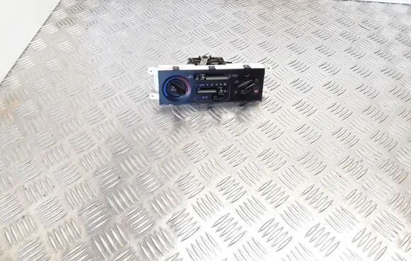 Subaru Impreza I Climate control unit