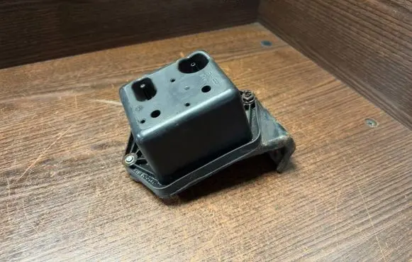 Iveco Daily 4th gen Vacuum air tank 46845905