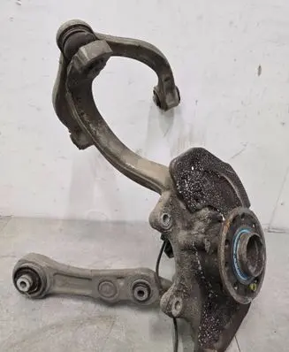 Mercedes-Benz C W205 Front wheel hub A2052200
