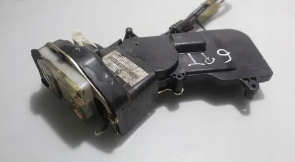 Mazda 2 Rear door lock