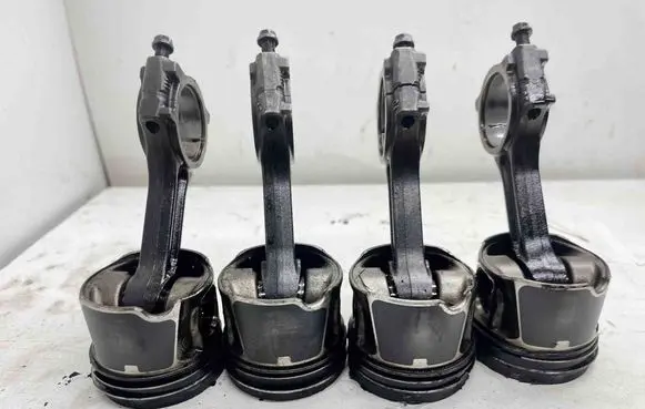 Renault Espace V (RFC) Piston with connecting rod 080340