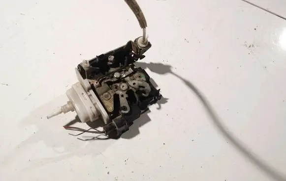 Audi A4 S4 B5 8D Front door lock