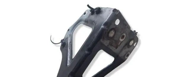 Audi A6 S6 C6 4F Fender mounting bracket 4F0821136A