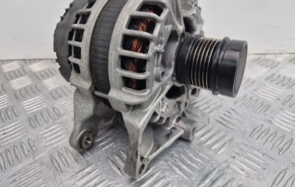 Mercedes-Benz C W205 Generator/alternator A0009069305