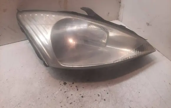 Ford Focus Headlight/headlamp 205675B