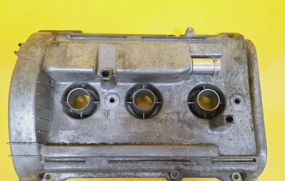 Audi A6 S6 C5 4B Rocker cam cover 078103472L