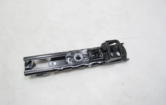 Volkswagen Tiguan Seat belt height adjuster 4M0857819 639623702