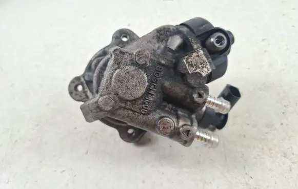 Volkswagen Tiguan Fuel injection high pressure pump 03L130755AC