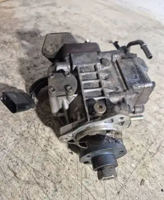 Audi A3 S3 8L Fuel injection high pressure pump 2464463336