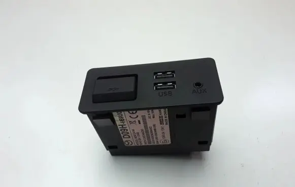 Mazda CX-5 USB socket connector D09H669U0