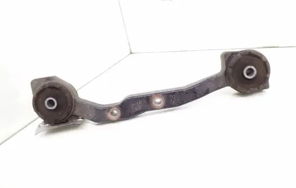 Lexus RX 450H Rear differential mounting bracket 