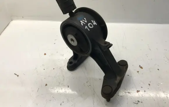 Toyota Avensis T270 Engine mount bracket 123710R060