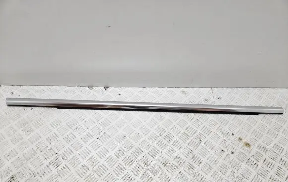 Mercedes-Benz GLA H247 Front door glass trim molding A2477253601