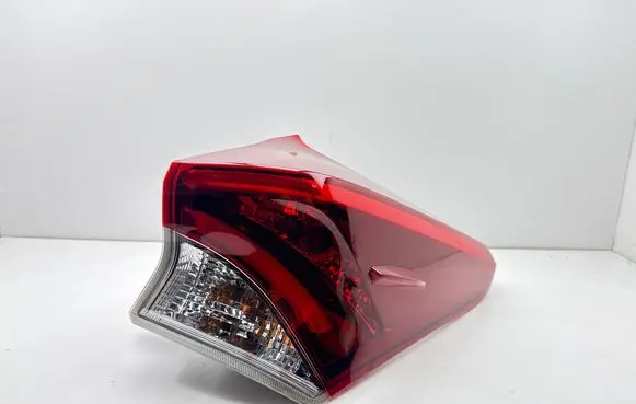 Toyota Auris E180 Rear/tail lights E418672