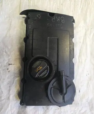 Volkswagen Touran I Rocker cam cover 03G103475