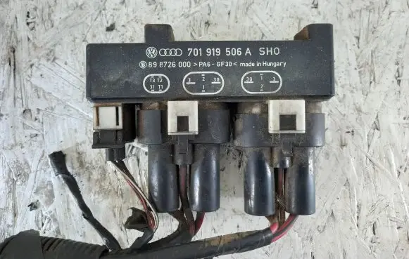 Coolant fan relay
