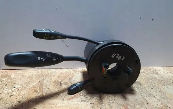 Mercedes-Benz C W203 Tailgate/trunk/boot open switch A2035408545