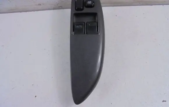 Toyota Yaris Verso Electric window control switch 0114026
