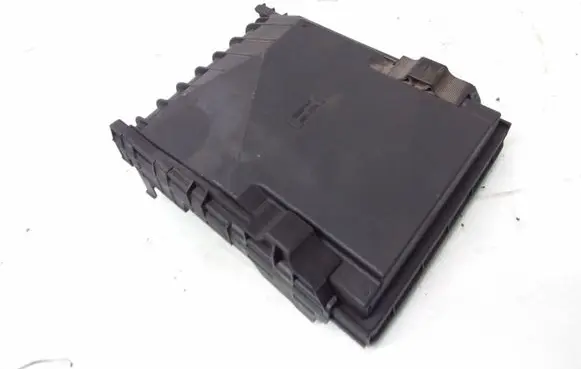 Skoda Octavia Mk2 (1Z) Fuse box cover 1K0937132F
