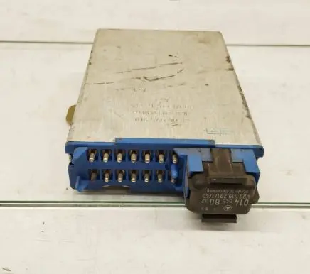 Mercedes-Benz 380 560SEC C126 Cruise control relay 0145454032 A0145454032