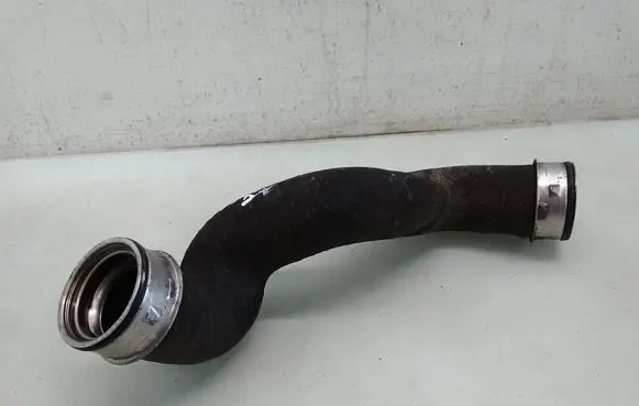 Volkswagen PASSAT B5.5 Intercooler hose/pipe