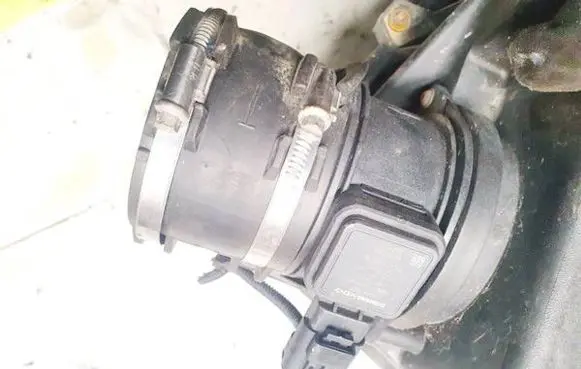 Volvo V50 Mass air flow meter 9645948980 002034254