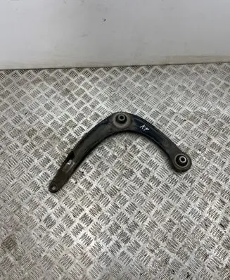 Citroen DS4 Front control arm 823215