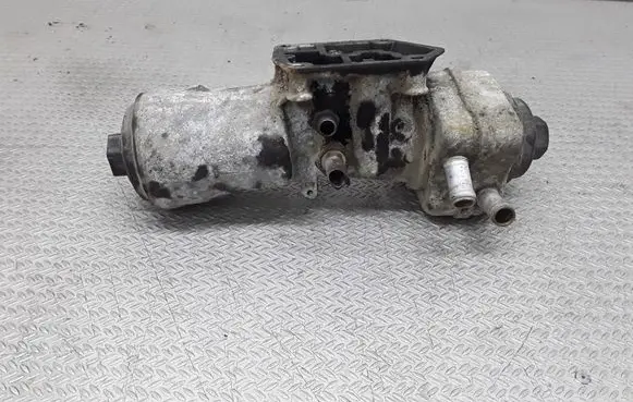 Skoda Octavia Mk2 (1Z) Oil filter mounting bracket 045115389K