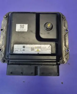 Opel Zafira B Engine control unit/module MB2758009922 55572800
