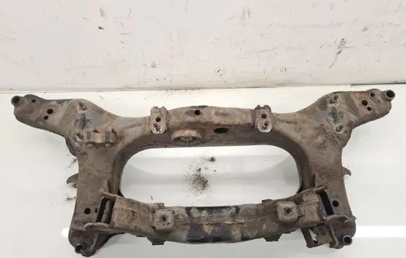 Nissan Qashqai+2 Rear subframe 
