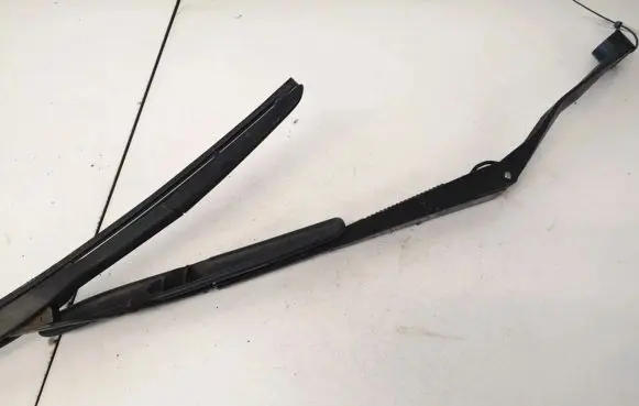 Subaru Legacy Front wiper blade arm