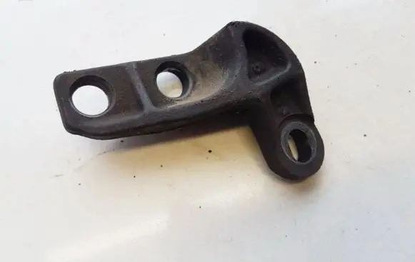 Mazda 323 Engine mounting bracket