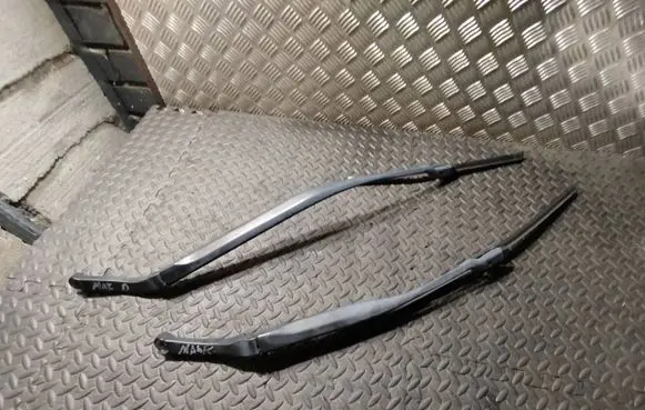 Maserati Ghibli Windshield/front glass wiper blade 670007562 670001642