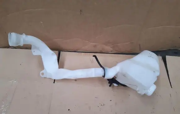 Citroen C3 Picasso Windshield washer fluid reservoir/tank