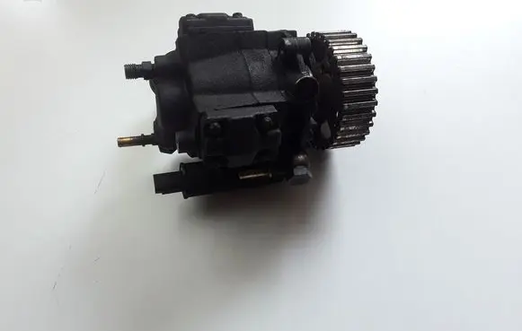Ford Fiesta Fuel injection high pressure pump 9685440880