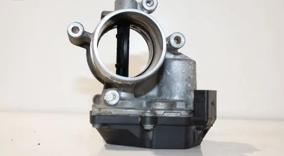 Volkswagen PASSAT B7 Throttle valve 03L128063T